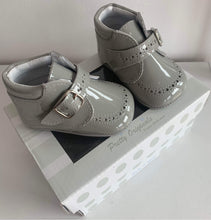 Load image into Gallery viewer, Pretty Originals Baby Boys Soft Sole Pram Boot - Grey