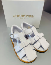 Load image into Gallery viewer, Andanines Girls White Sandals