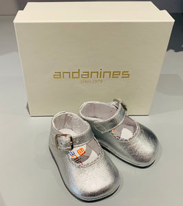 Andanines Girls Silver Pram Shoes