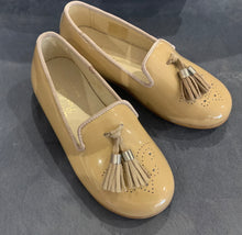 Load image into Gallery viewer, Clearance Camel Girls Patent  Loafers