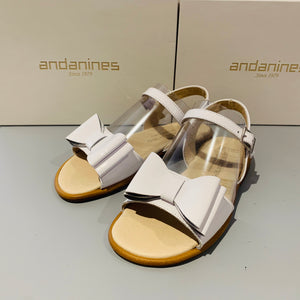 Andanines Girls White Patent Sandals