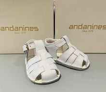 Load image into Gallery viewer, Andanines Baby Boys White Sandals