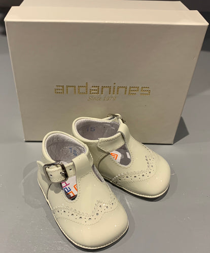 Andanines Boys Patent Cream Pram Shoes