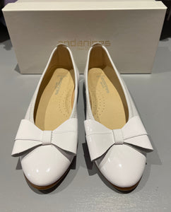 Andanines Girls White Patent Loafers