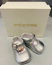 Load image into Gallery viewer, Andanines Girls Silver Pram Shoes