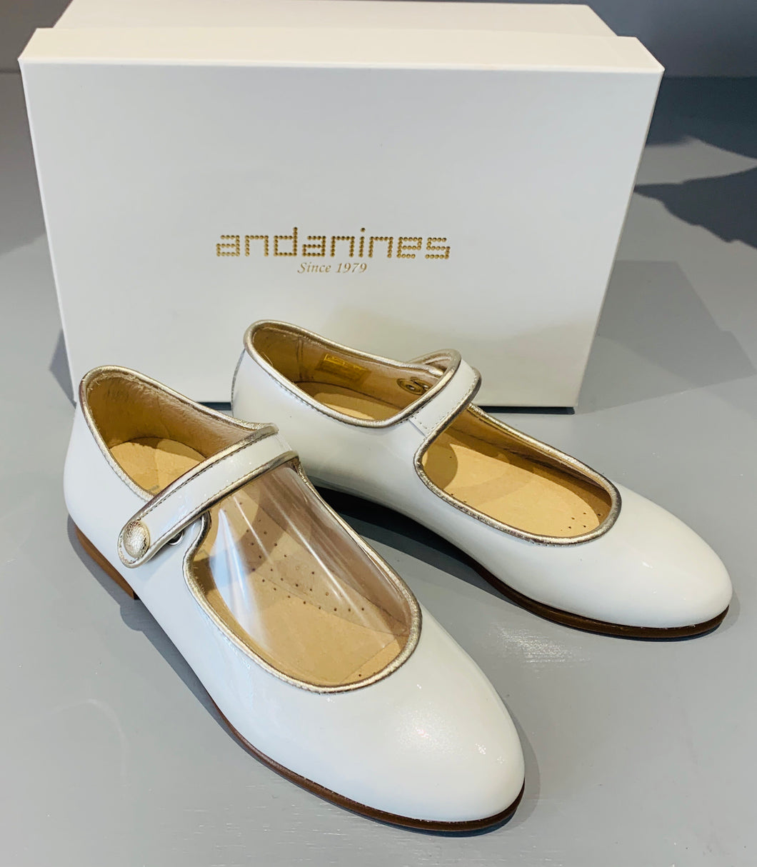 Andanines Metallic White & Gold Mary Janes